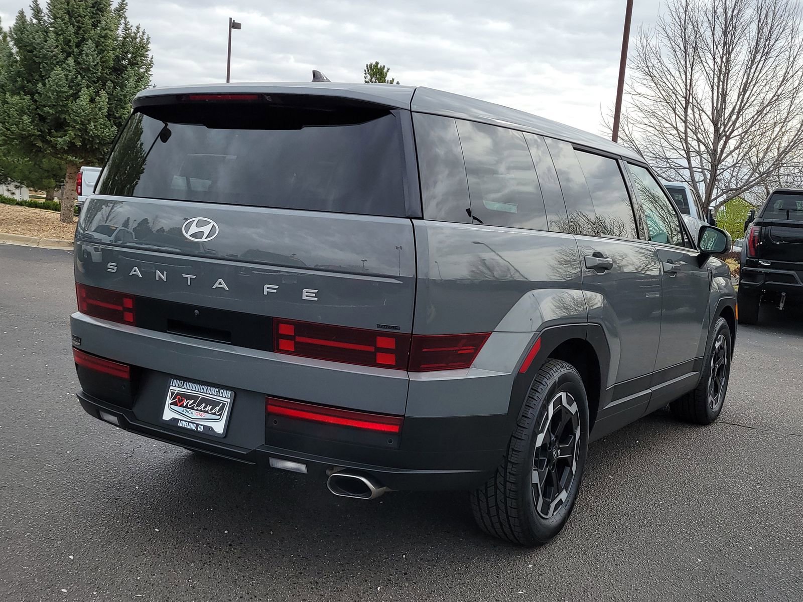 Used 2024 Hyundai Santa Fe SE image 3