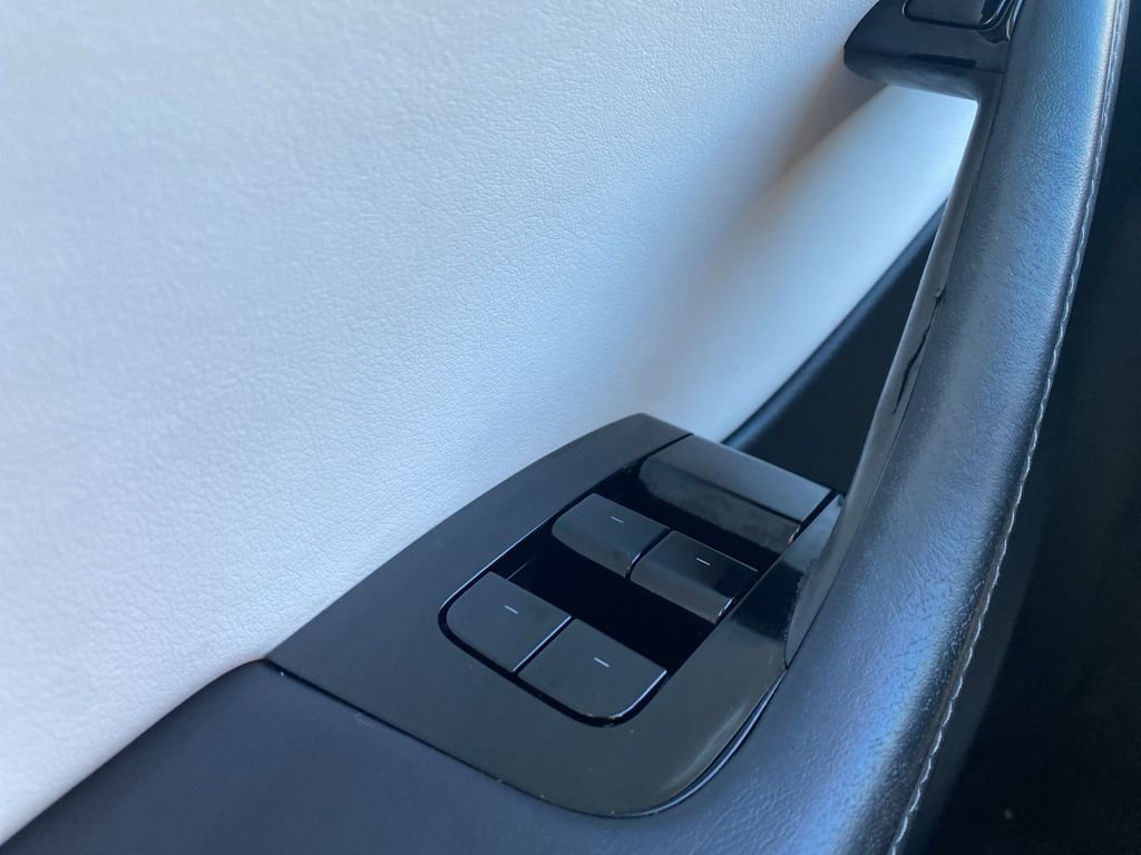 Used 2021 Tesla Model Y Long Range image 20