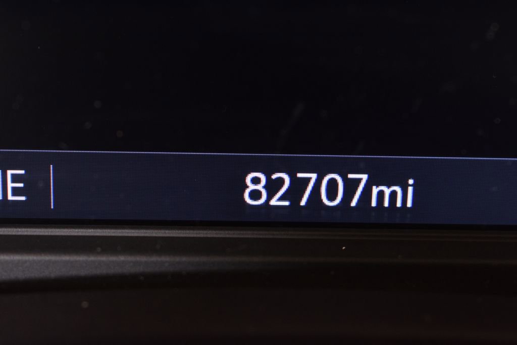 Used 2023 Buick Enclave Essence w/ Experience Buick Package image 5