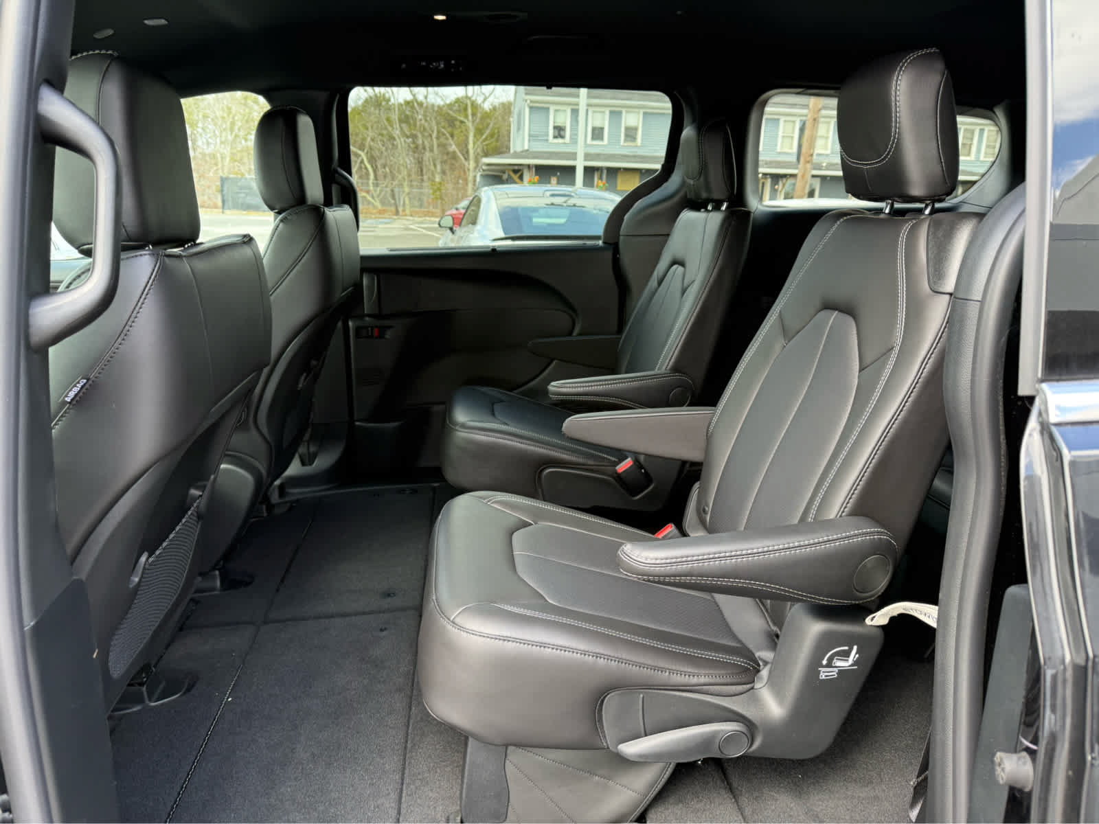 New 2026 Chrysler Voyager LX FWD image 25