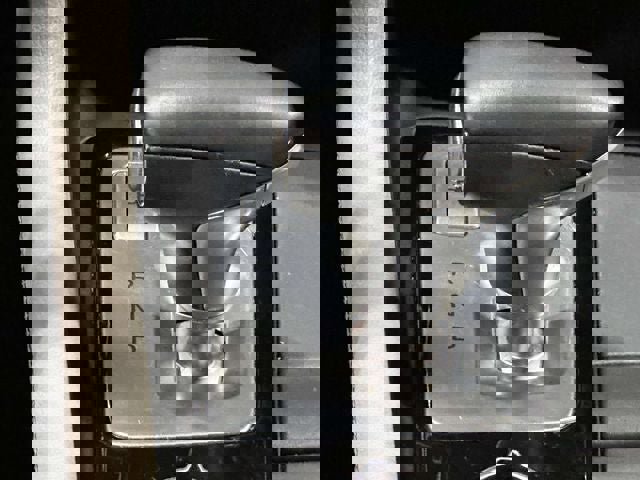 Used 2023 Genesis G70 2.0T image 23