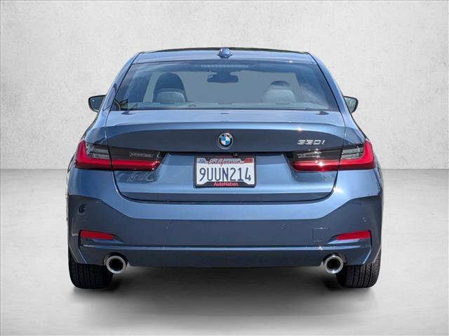 Used 2025 BMW 330i Sedan w/ Premium Package image 7