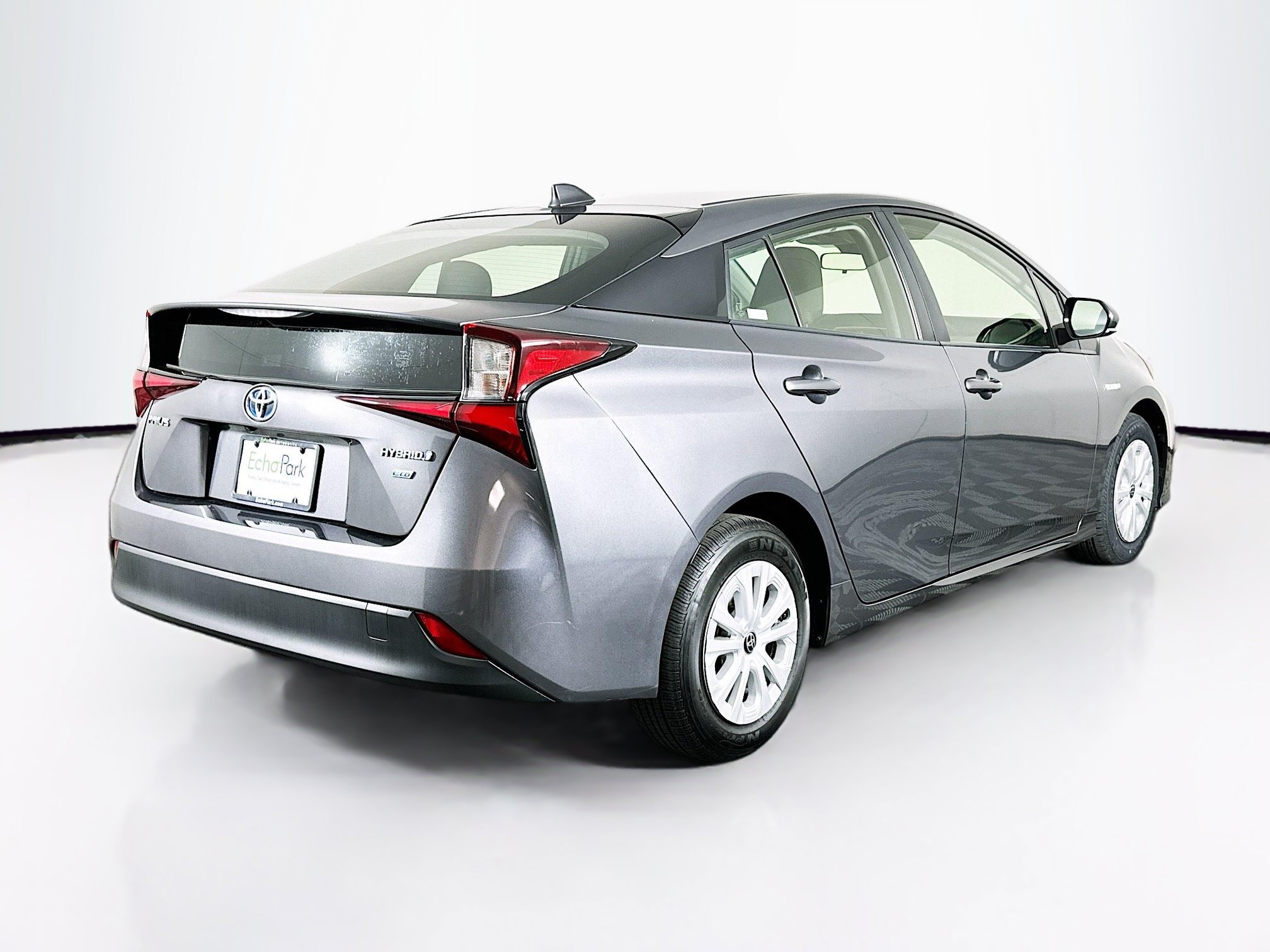 Used 2021 Toyota Prius L Eco w/ Carpet Mat Package (TMS) FWD image 9
