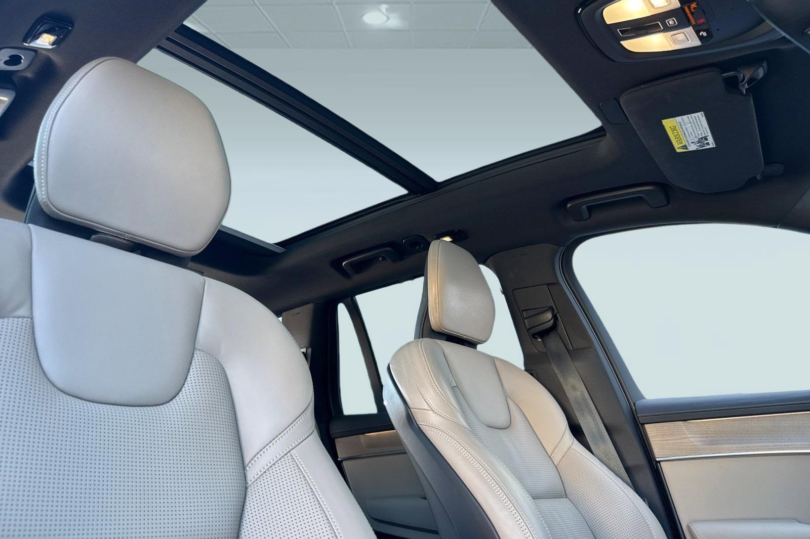 Used 2025 Volvo XC90 B6 Ultra w/ Protection Package Premier image 15