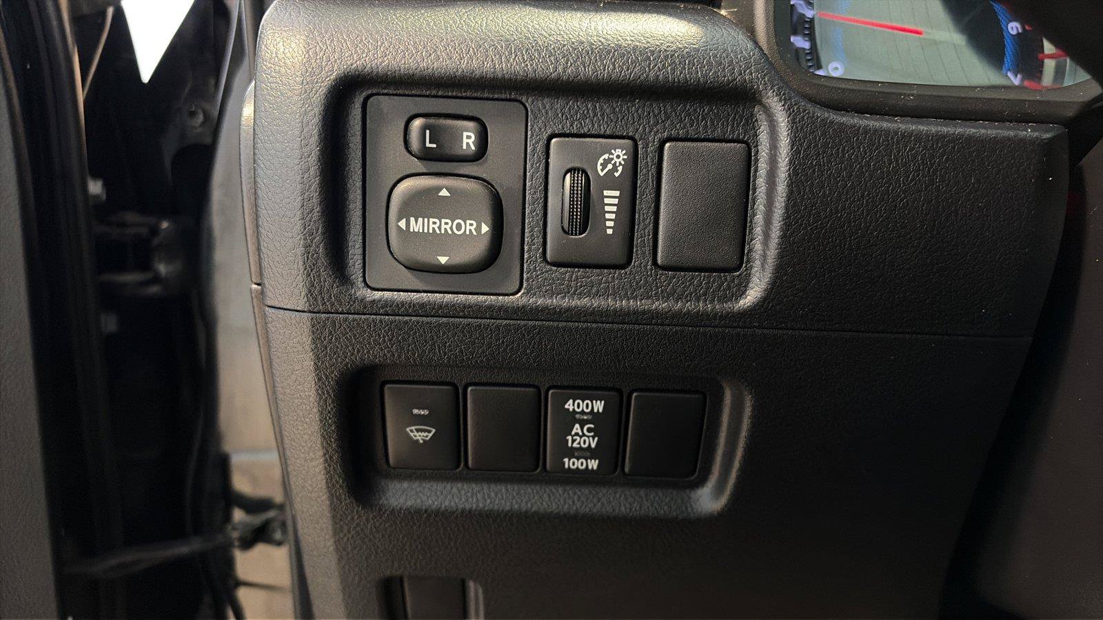 Used 2018 Toyota 4Runner SR5 Premium AWD/4WD image 21