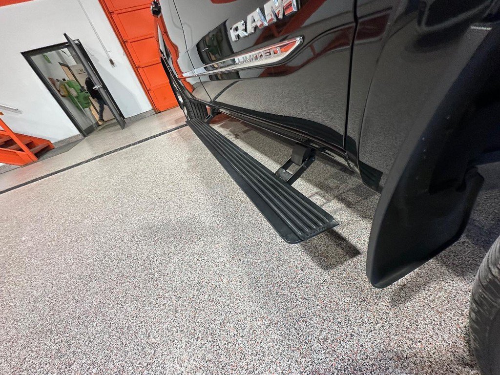 Used 2021 RAM 1500 Limited w/ Advanced Safety Group AWD/4WD image 9