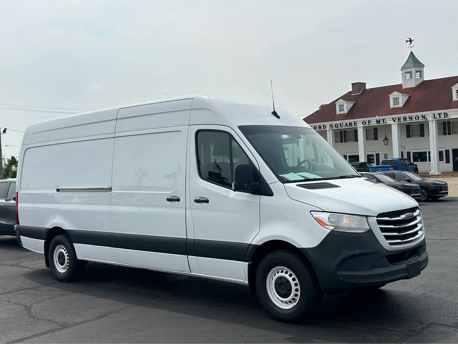 Used 2019 Freightliner Sprinter 3500 image 3