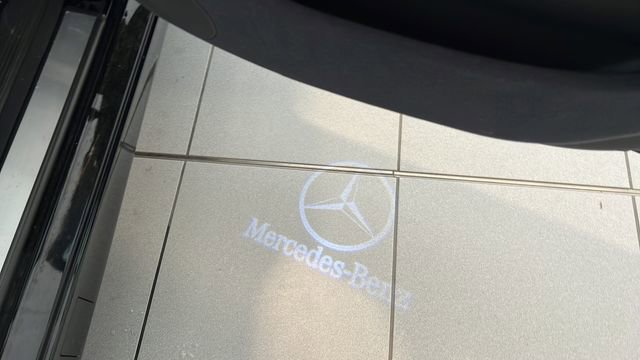 Used 2000 Mercedes-Benz E 320 Sedan image 20