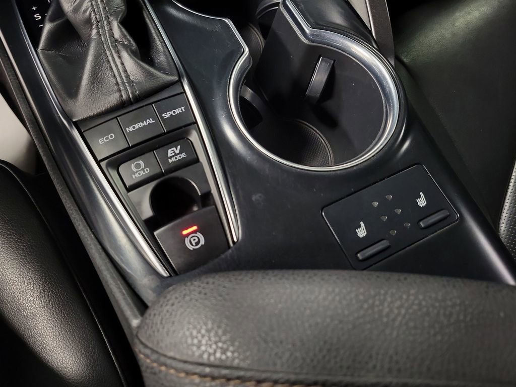 Used 2019 Toyota Camry XLE image 15