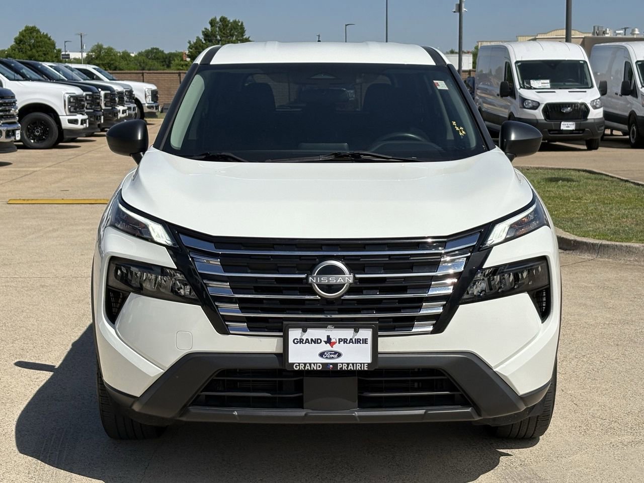 Used 2024 Nissan Rogue S image 9