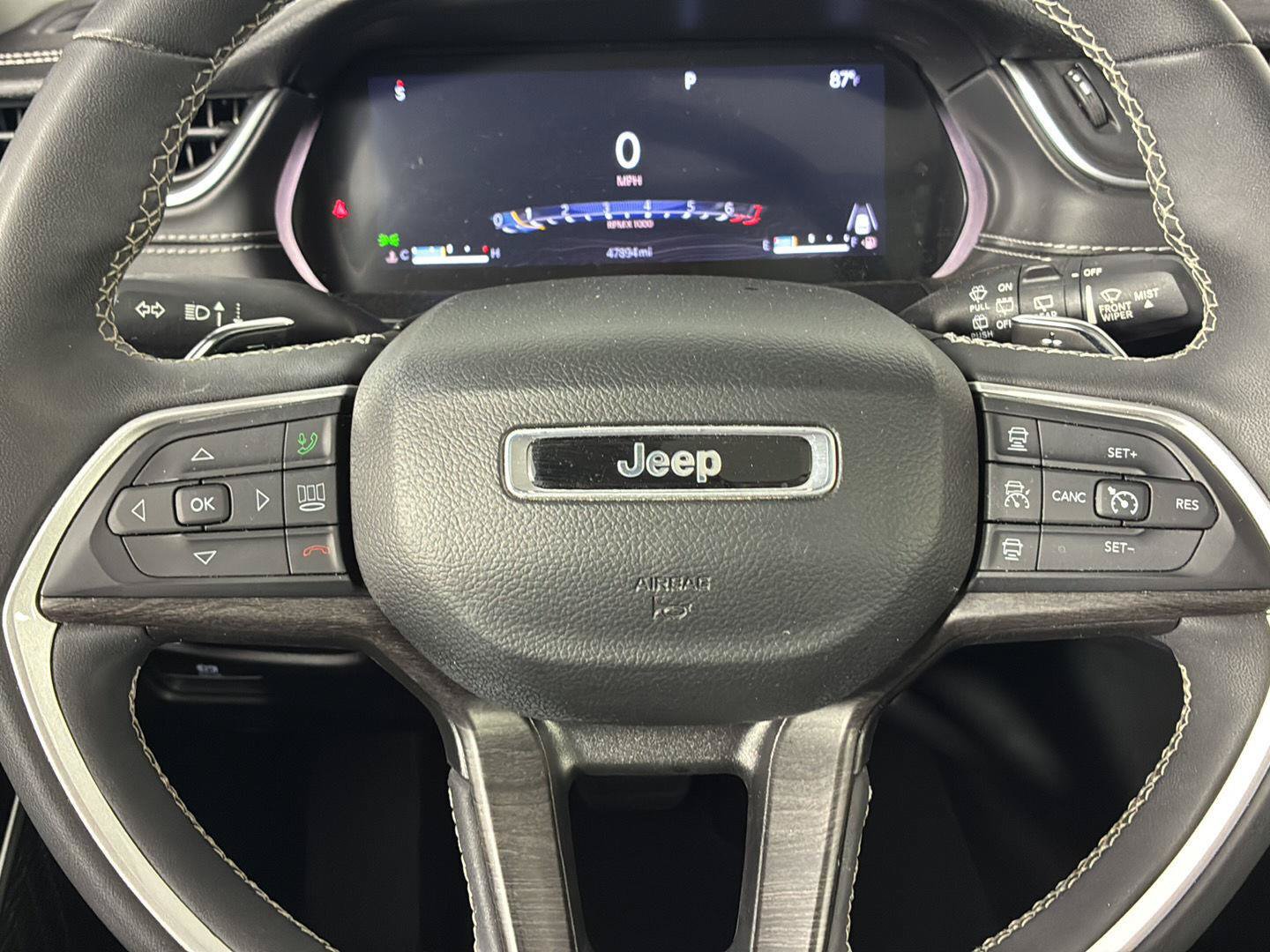 Used 2023 Jeep Grand Cherokee L Limited w/ Luxury Tech Group II AWD/4WD image 43