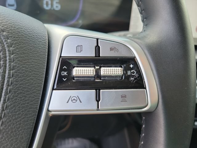 Used 2025 Kia Telluride LX FWD image 30