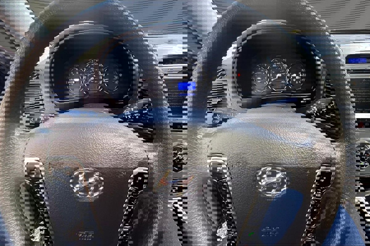 Used 2010 Hyundai Santa Fe GLS image 8