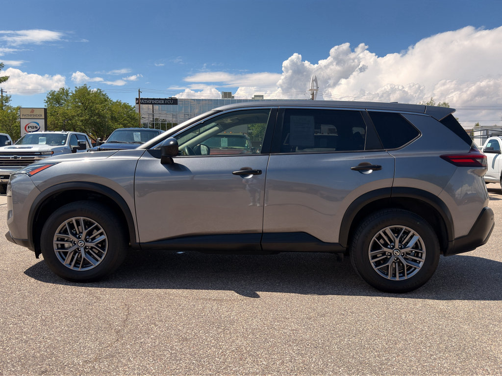 Used 2021 Nissan Rogue S AWD/4WD image 2