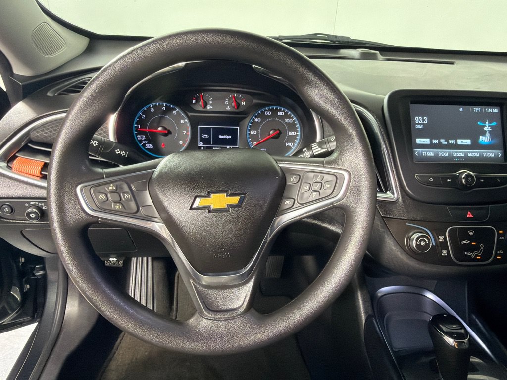 Used 2018 Chevrolet Malibu LT FWD image 14