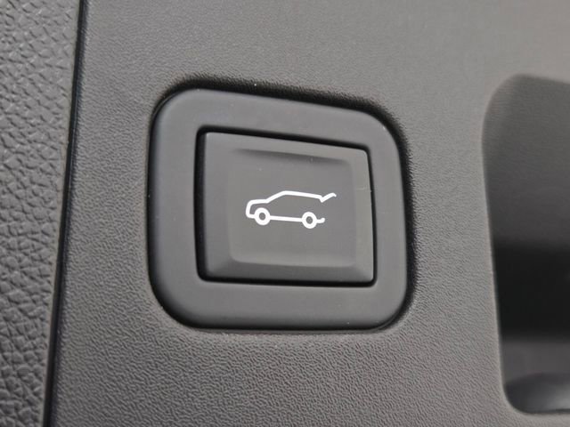 Used 2024 Cadillac XT4 Premium Luxury image 15