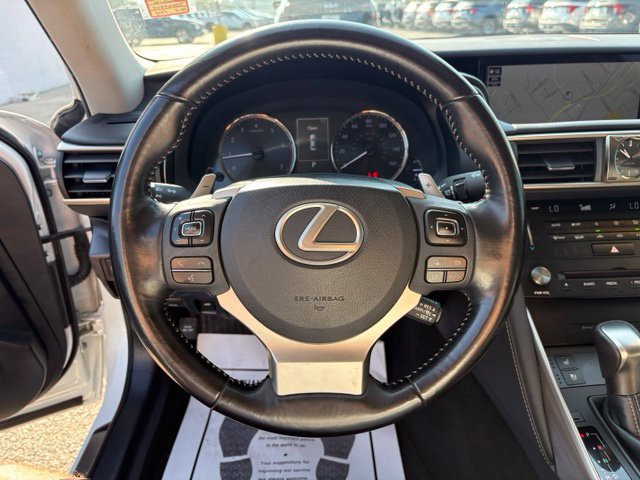 Used 2018 Lexus IS 300 w/ Comfort Package RWD image 16