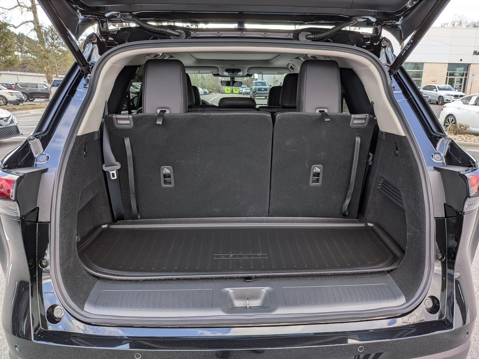 Used 2026 INFINITI QX60 Luxe w/ Cargo Package AWD/4WD image 32