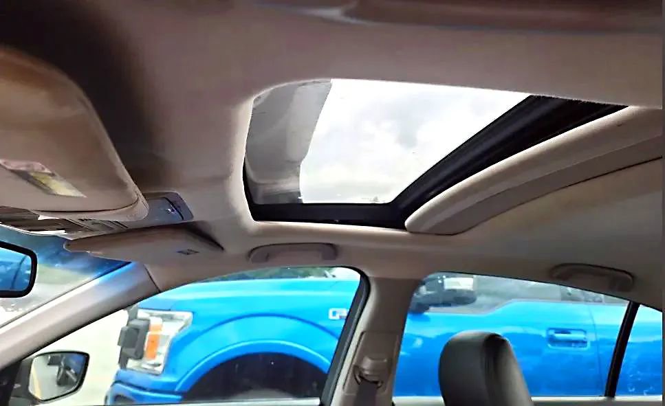 Used 2009 Honda Accord EX-L image 10