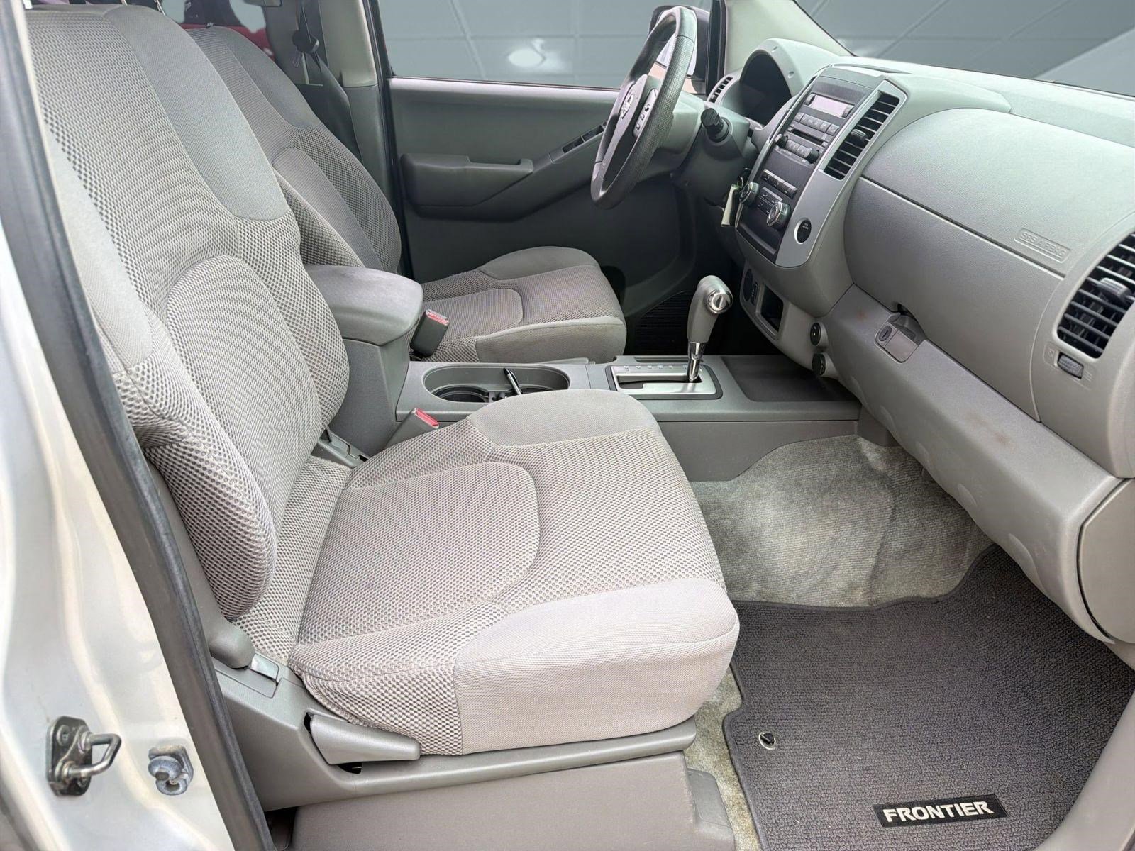 Used 2012 Nissan Frontier SV w/ SV Premium Utility Pkg RWD image 27