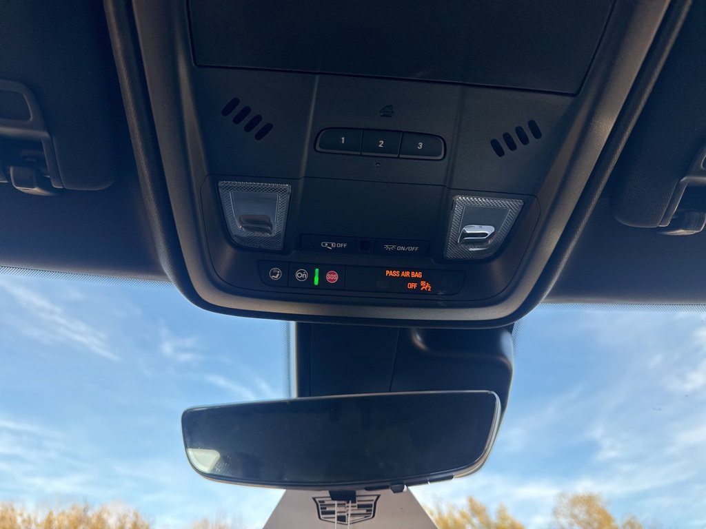 Used 2022 Cadillac XT4 Premium Luxury w/ Enhanced Visibility Package image 33