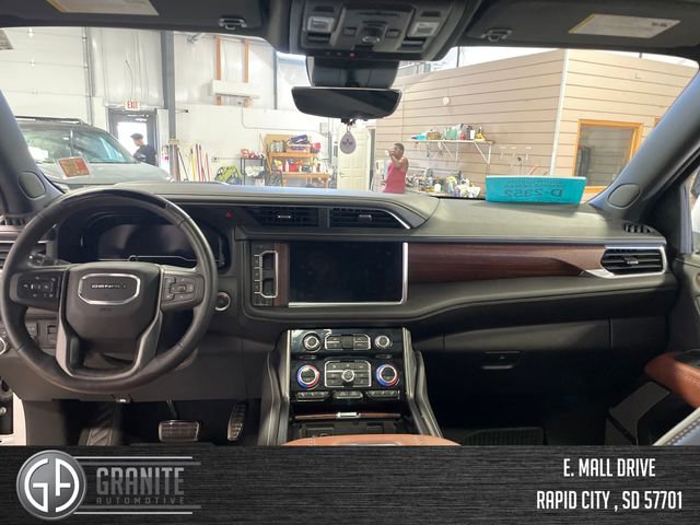 Used 2023 GMC Yukon Denali Ultimate image 12