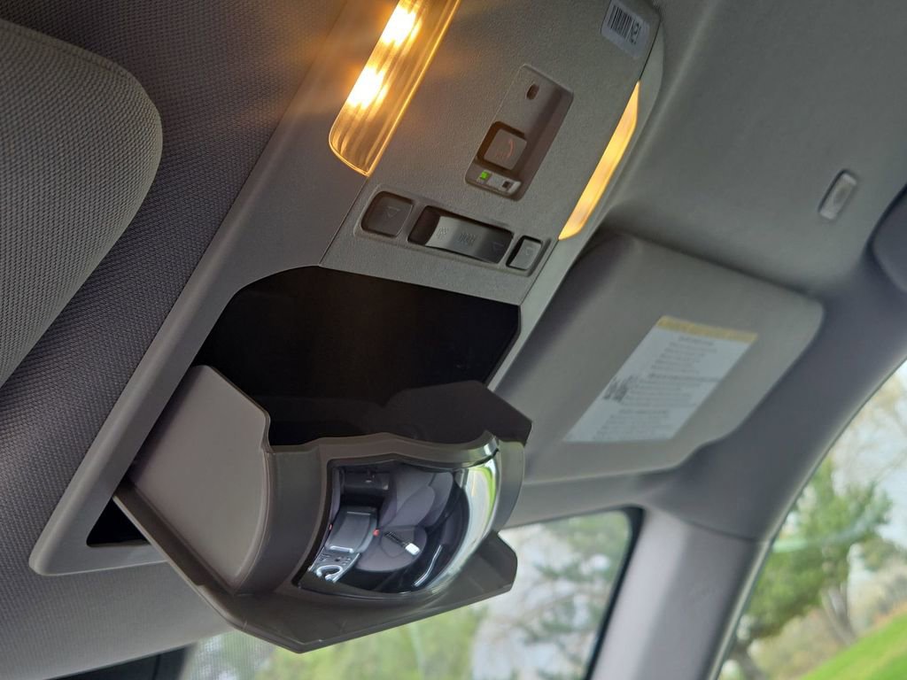 Used 2024 Toyota Highlander LE image 51