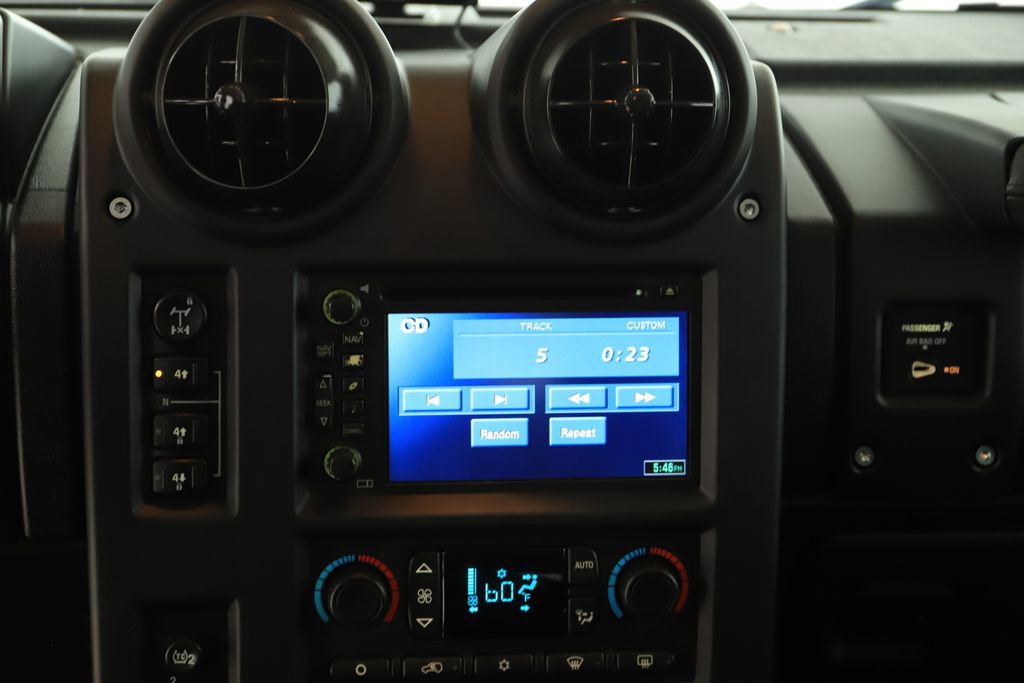 Used 2005 HUMMER H2 w/ Preferred Equipment Group image 19