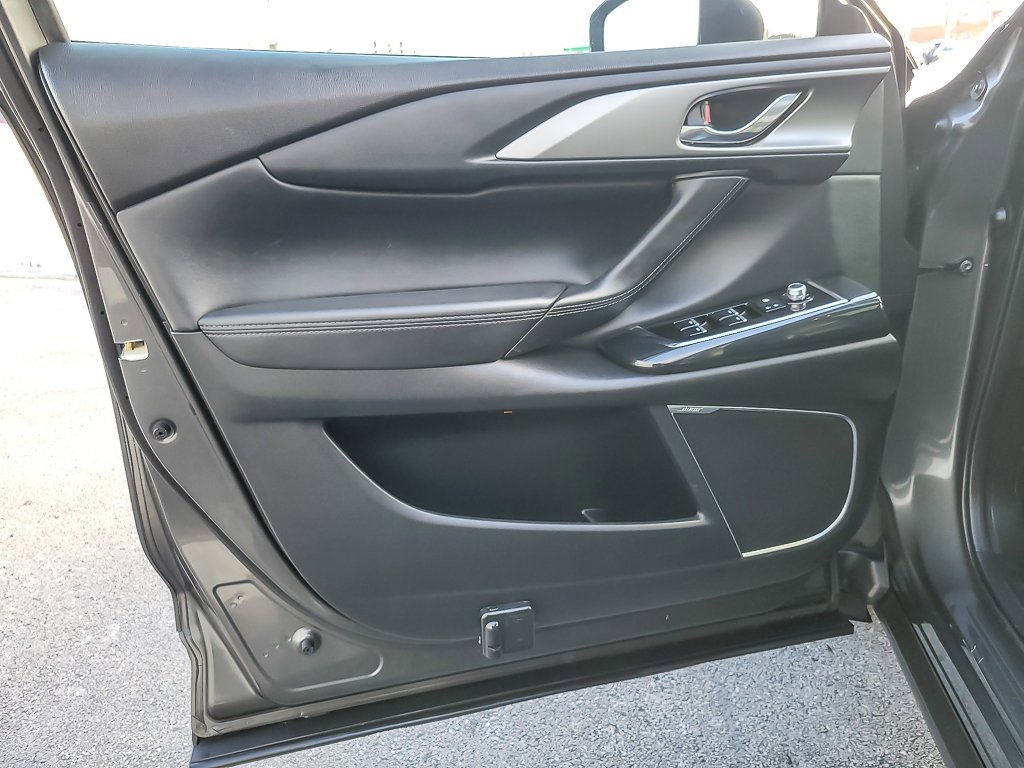 Used 2018 MAZDA CX-9 Touring w/ Touring Premium Package image 17