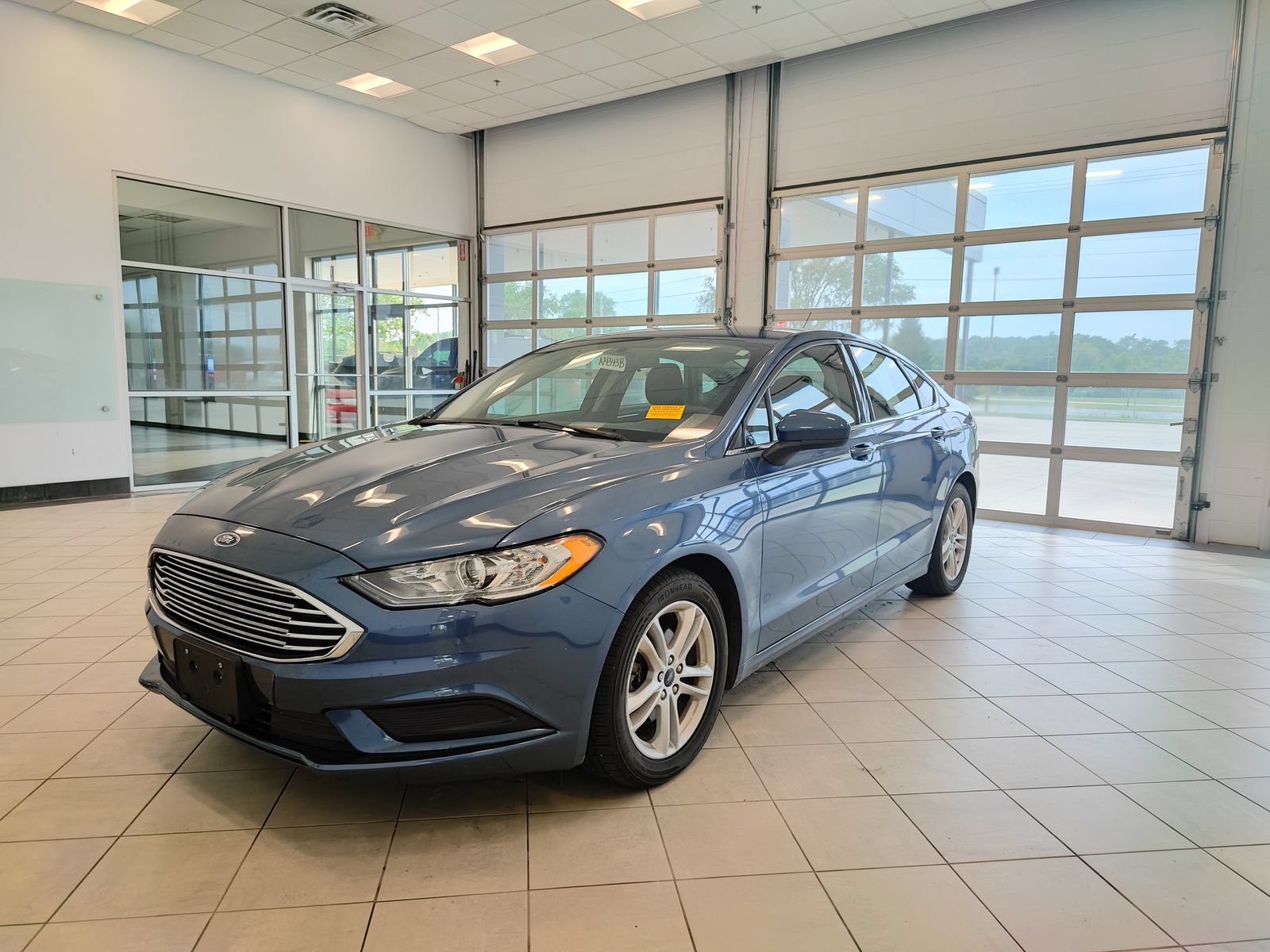 Used 2018 Ford Fusion SE w/ Fusion SE Technology Package FWD image 7