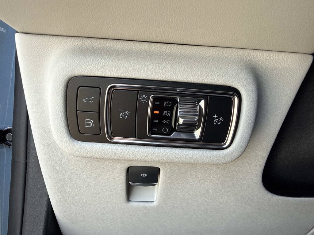 New 2026 Lincoln Nautilus Premier w/ Equipment Group 102A AWD/4WD image 32