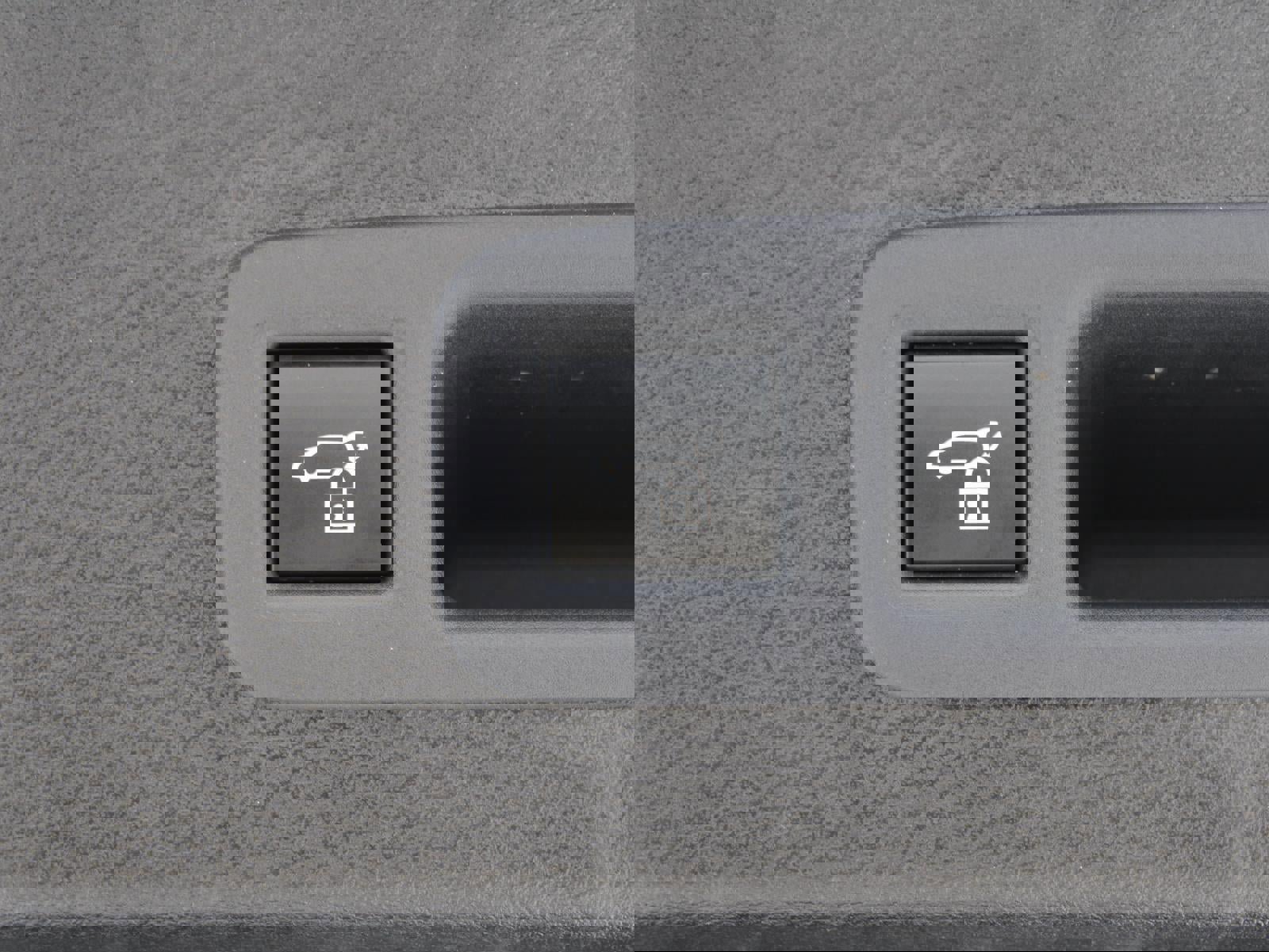 Used 2025 Toyota Sienna XLE w/ XLE Plus Package image 9