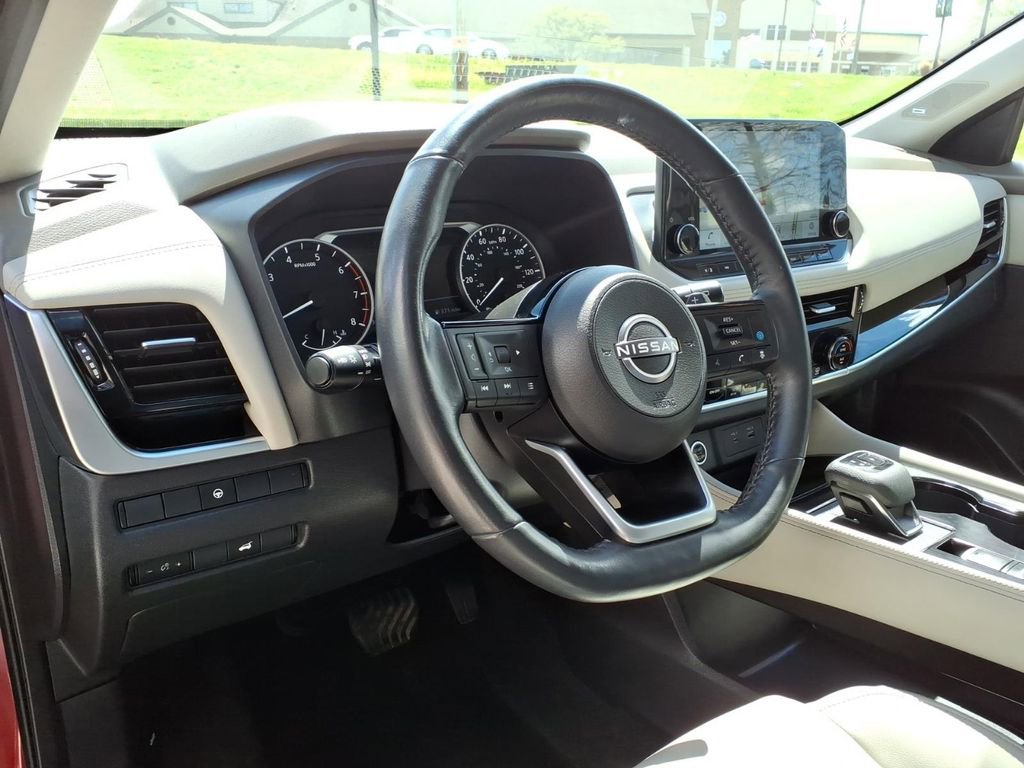 Used 2022 Nissan Rogue SL w/ SL Premium Package image 14