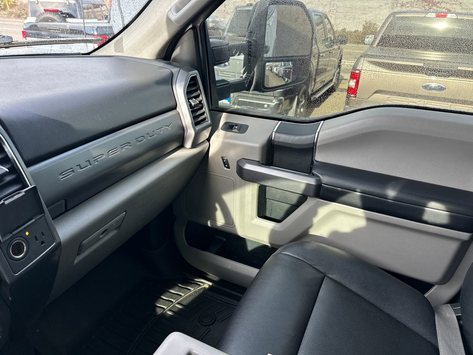 Used 2019 Ford F250 XLT w/ Snow Plow Prep Package image 15