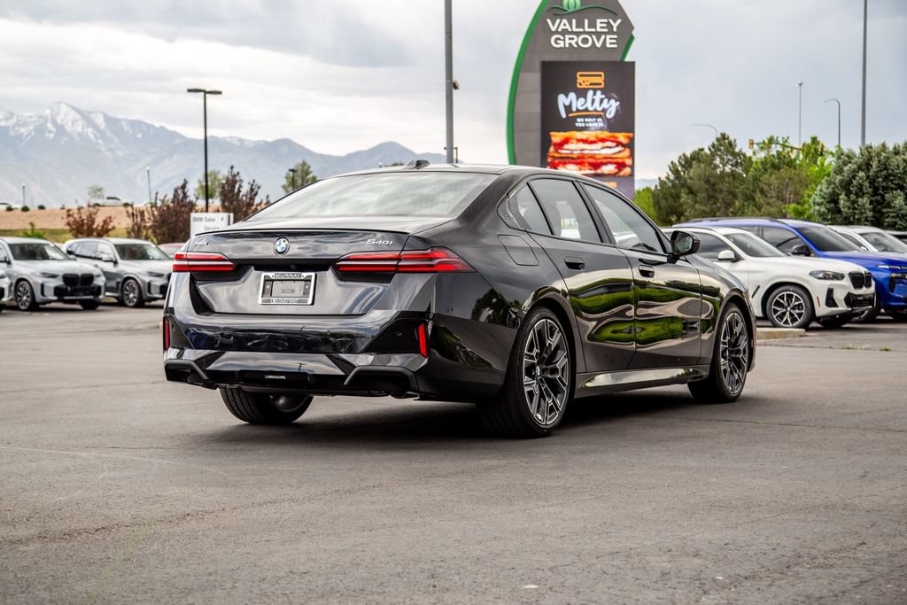New 2026 BMW 540i xDrive w/ M Sport Package AWD/4WD image 5
