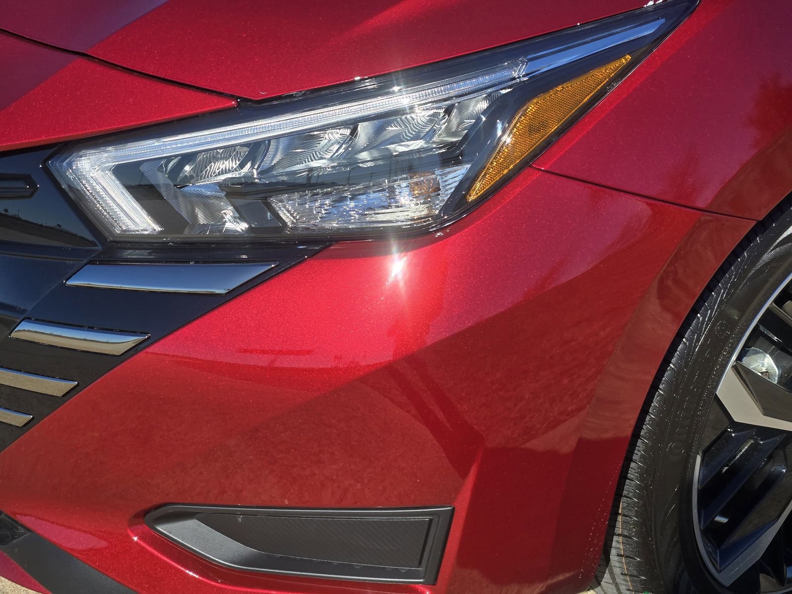 New 2025 Nissan Versa SR image 9