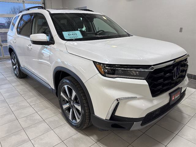 Used 2023 Honda Pilot Touring image 5