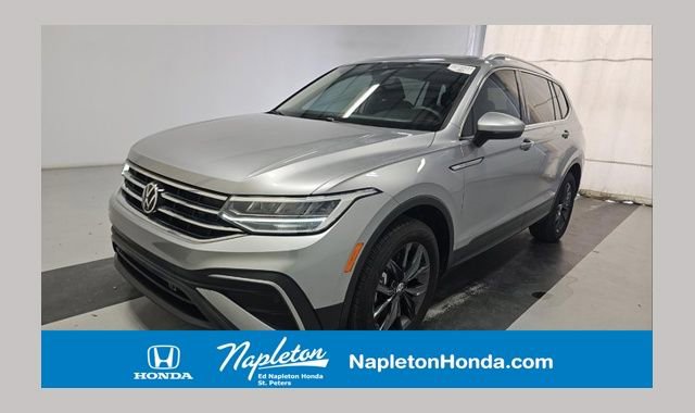 Used 2024 Volkswagen Tiguan SE FWD image 1