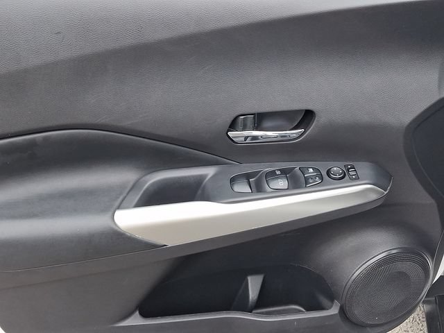 Used 2019 Nissan Kicks SR w/ SR Premium Package FWD image 13