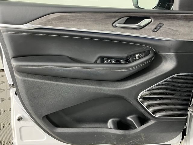 Used 2021 Jeep Grand Cherokee L Overland AWD/4WD image 24