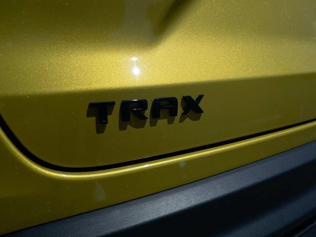 Used 2025 Chevrolet Trax RS FWD image 29