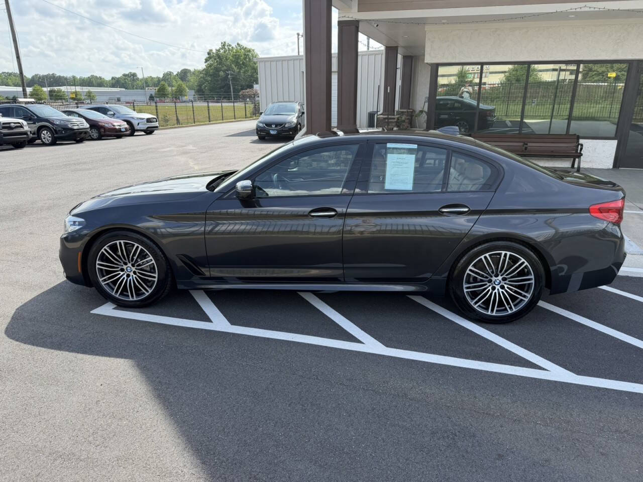 Used 2018 BMW 540i w/ M Sport Package RWD image 3