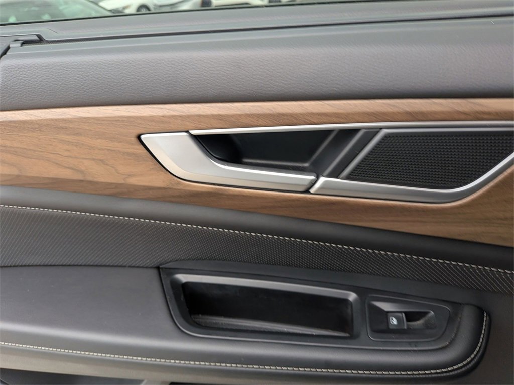 Used 2024 Volkswagen Atlas SE image 23