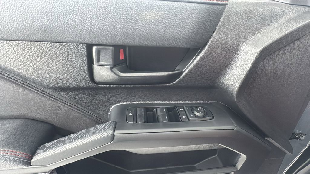 Used 2025 Toyota Tacoma TRD Sport image 18