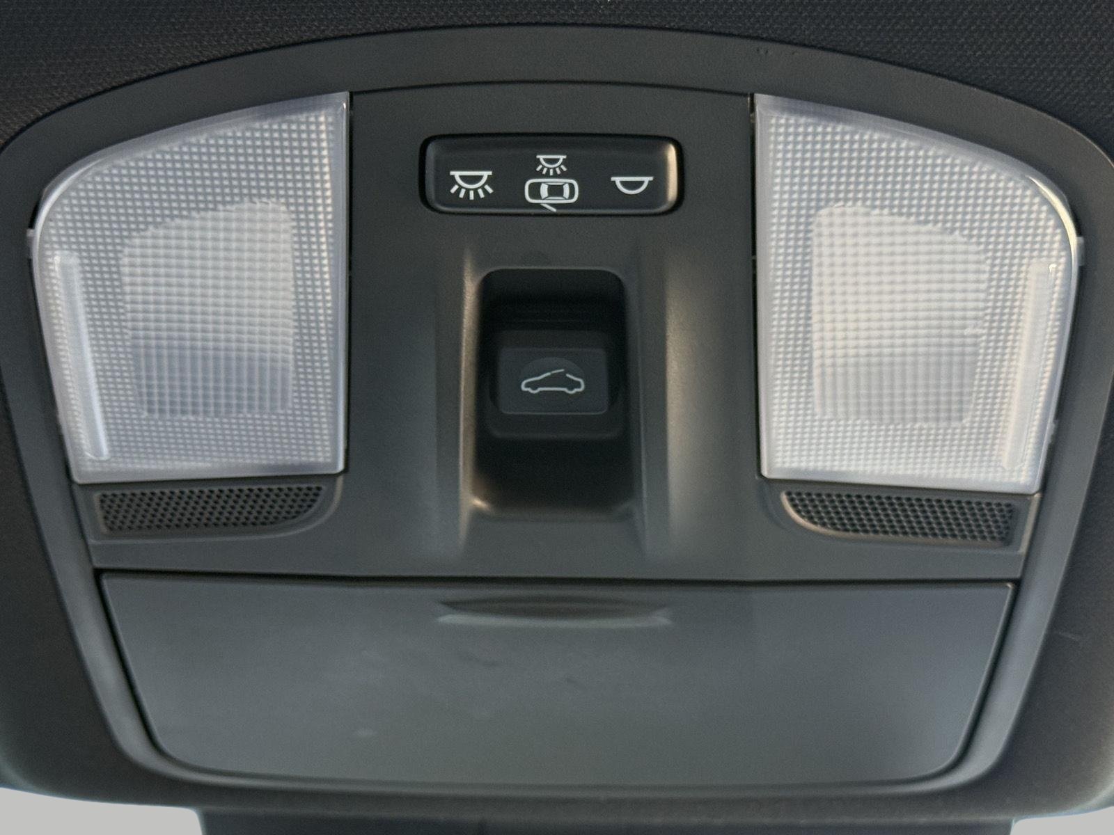Used 2020 Hyundai Veloster Turbo Ultimate FWD image 39