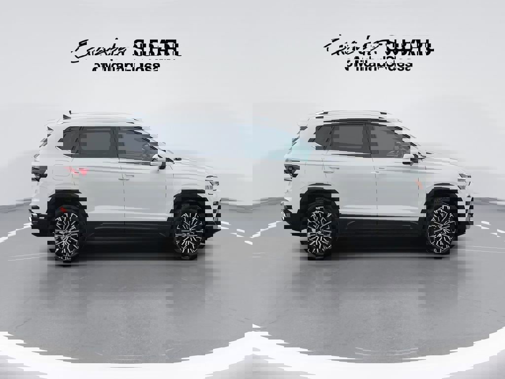 Used 2025 Volkswagen Taos SE image 9