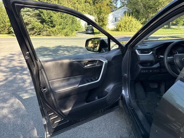 Used 2023 Toyota RAV4 XLE Premium AWD/4WD image 13