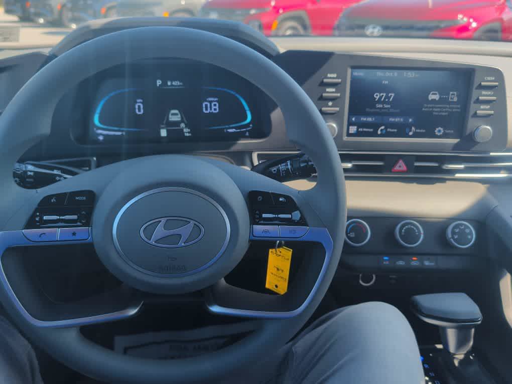 New 2026 Hyundai Elantra SE FWD image 21