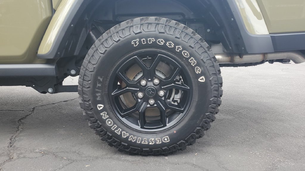 Used 2025 Jeep Gladiator Sport AWD/4WD image 6