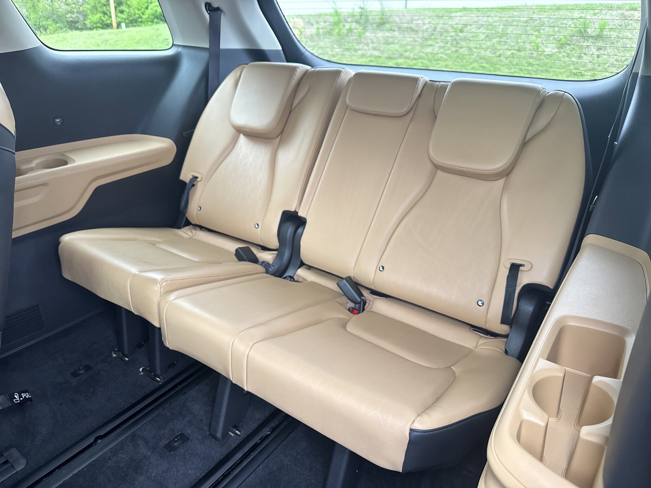 Used 2024 Kia Carnival LX image 10